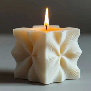 Skulpturljus i naturvax